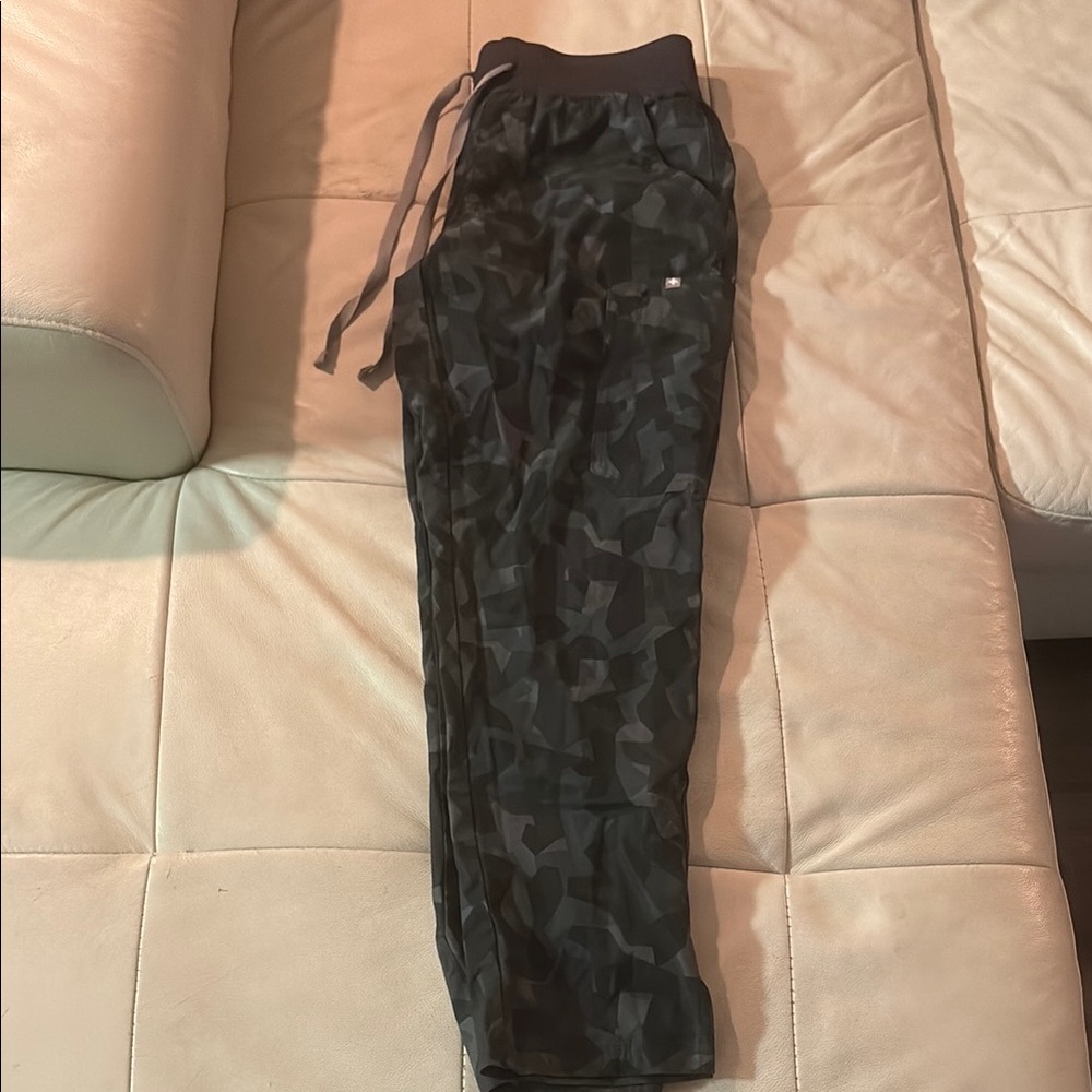 Figs Camo Bonsai Yola Freex Skinny Scrub Pants